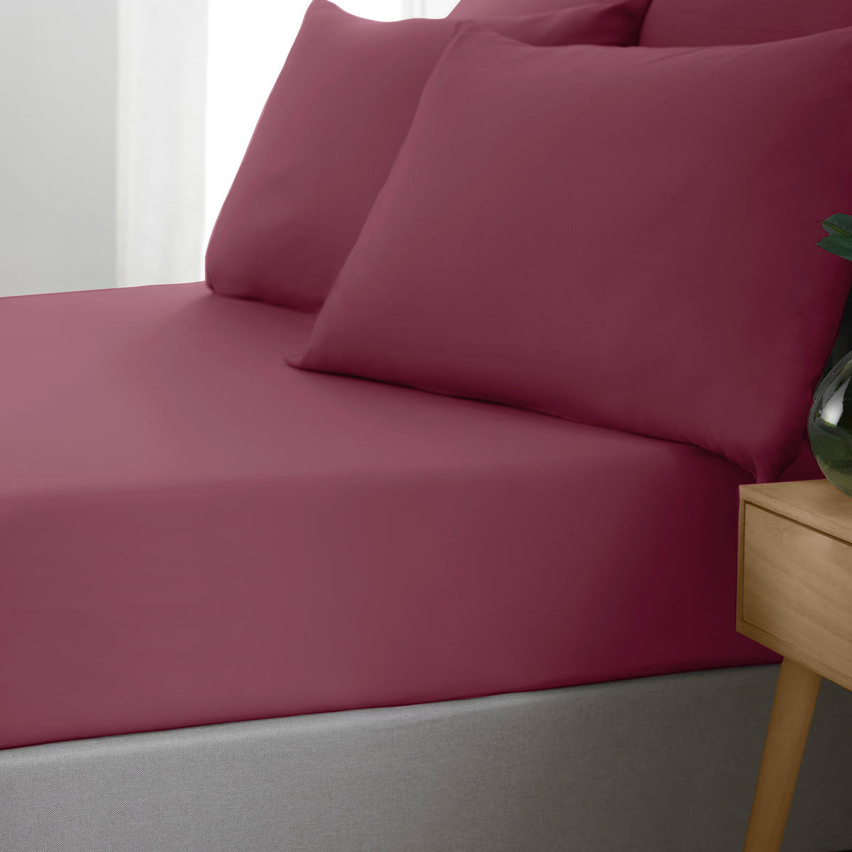 Catherine Lansfield So Soft Non-Iron Fitted Sheet - Burgundy
