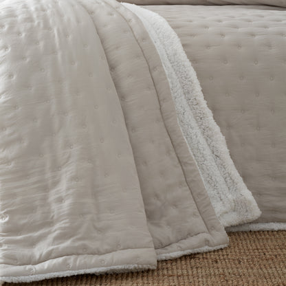 Catherine Lansfield Cosy Nori Sherpa Bedspread - Cream