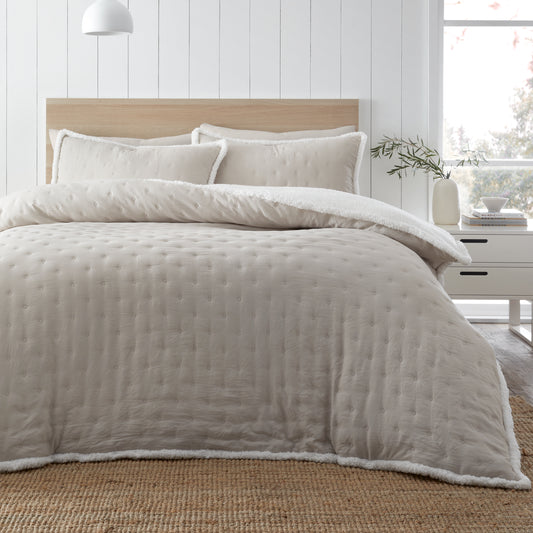 Catherine Lansfield Cosy Nori Sherpa Duvet Cover Set - Cream