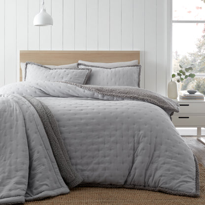 Catherine Lansfield Cosy Nori Sherpa Bedspread - Silver