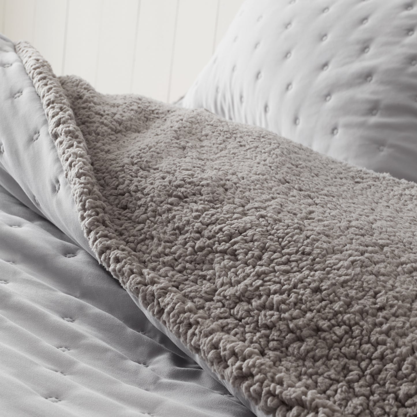 Catherine Lansfield Cosy Nori Sherpa Duvet Cover Set - Silver