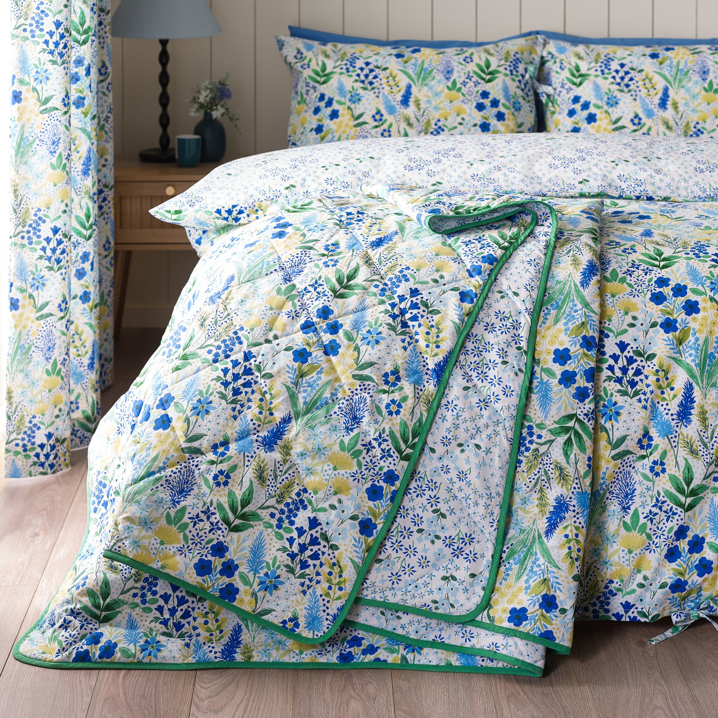 Catherine Lansfield Tilly Floral Bedspread - Blue