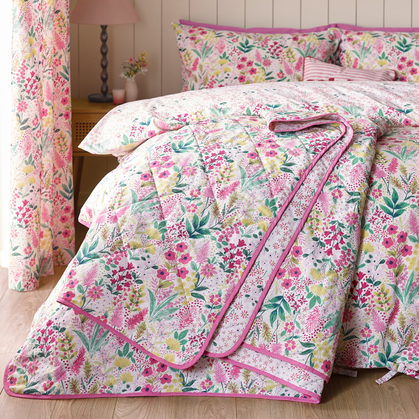 Catherine Lansfield Tilly Floral Bedspread - Pink