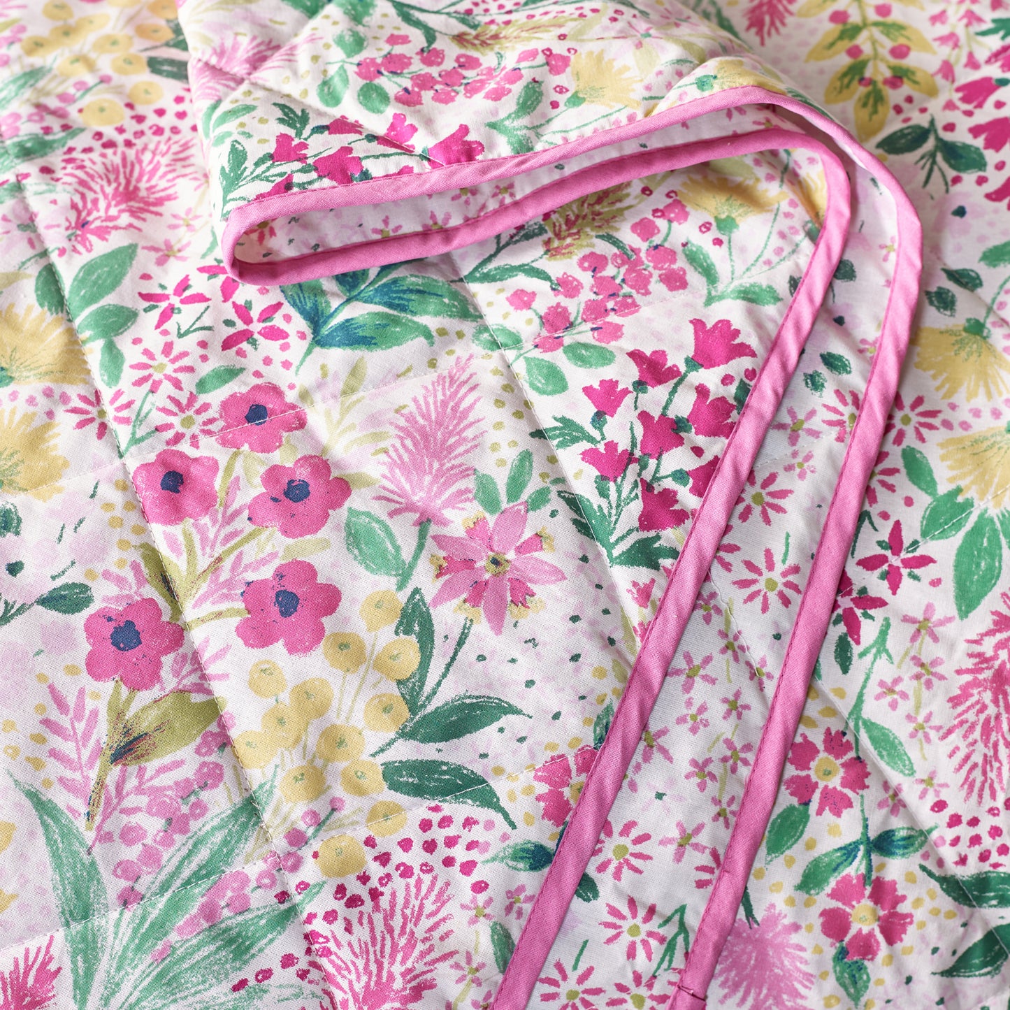 Catherine Lansfield Tilly Floral Bedspread - Pink