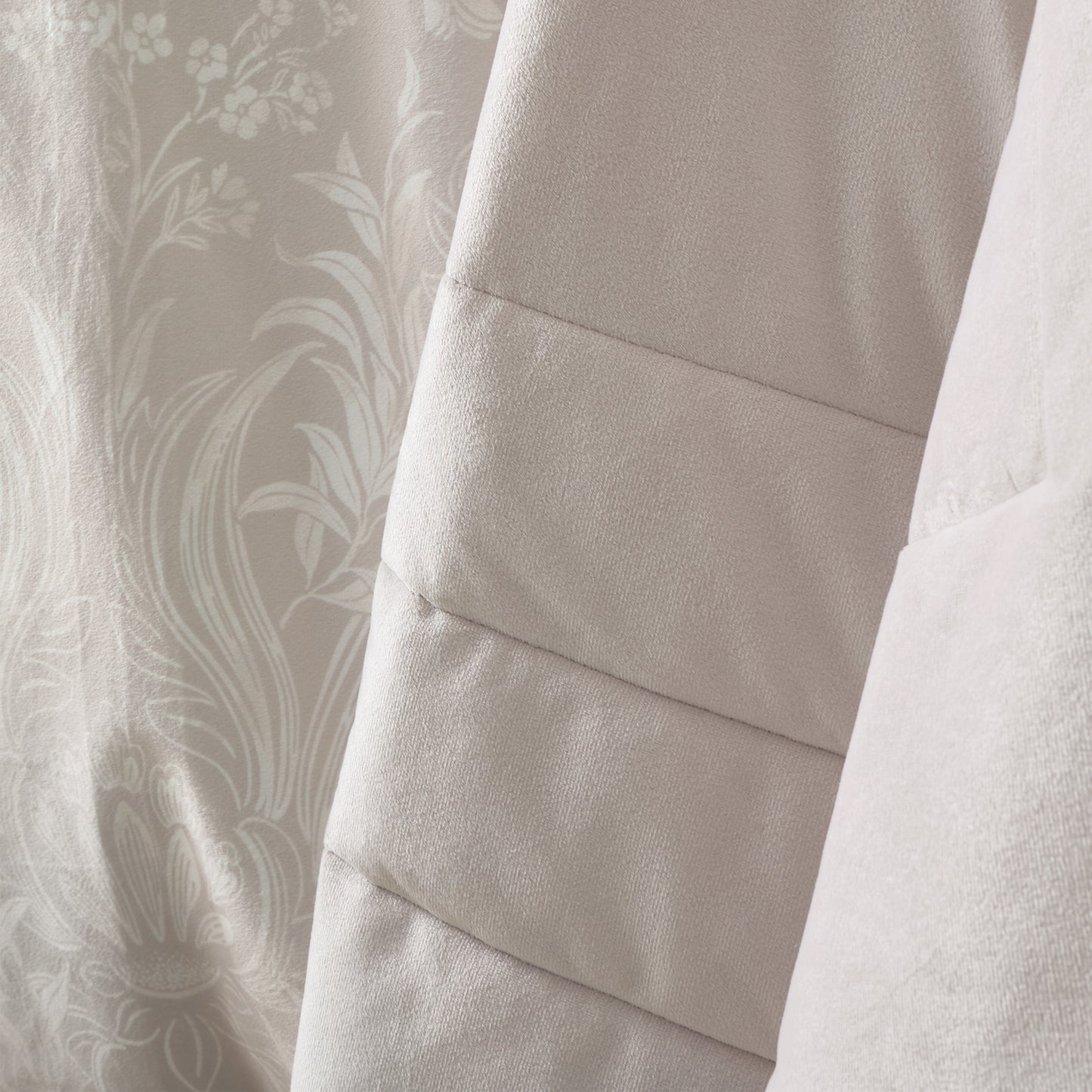 Bridgerton Regal Velvet Bedspread - Cream