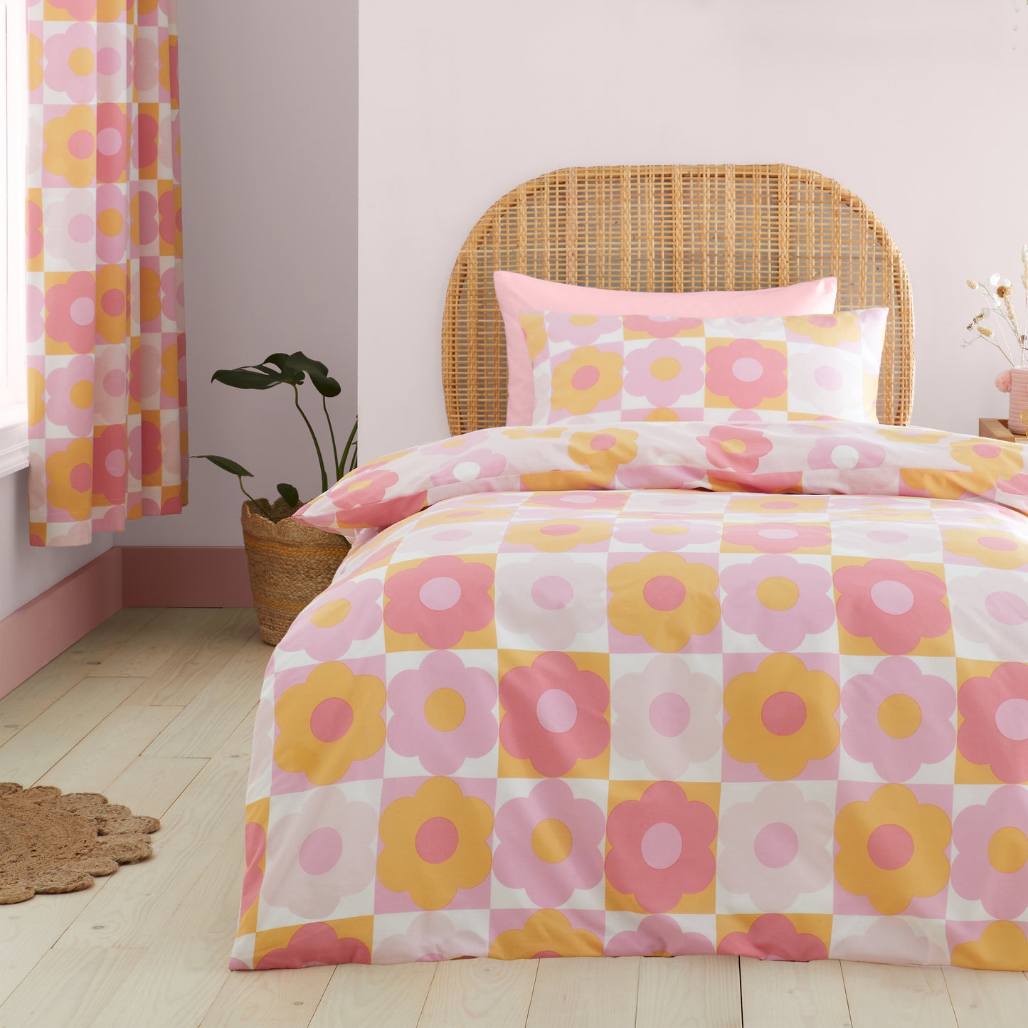 Catherine Lansfield Retro Daisy Duvet Cover Set