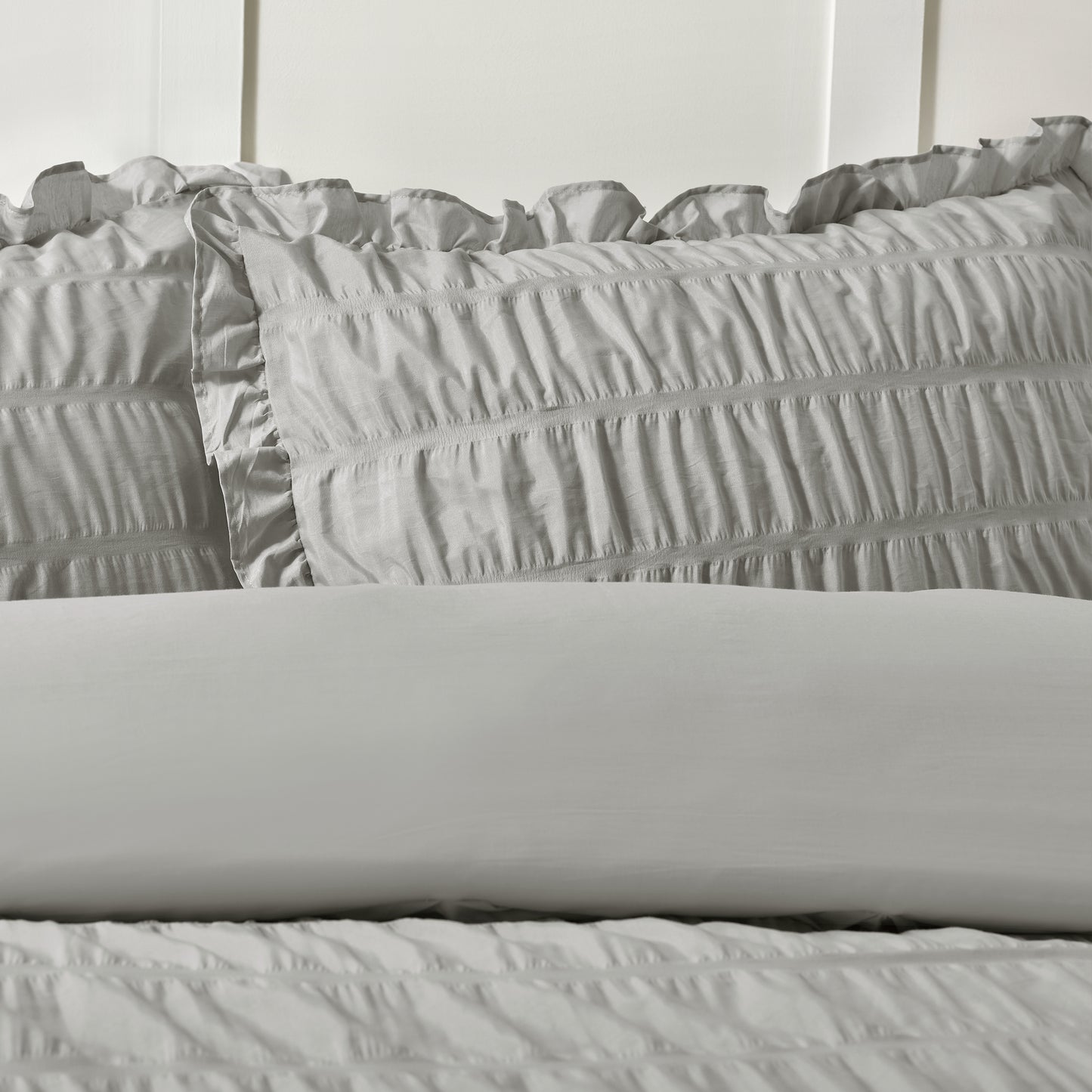 Catherine Lansfield Seersucker Frill Duvet Cover Set - Silver