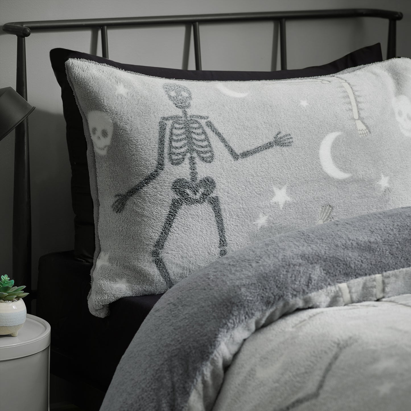 Catherine Lansfield Halloween Glow In The Dark Skeleton Duvet Cover Set