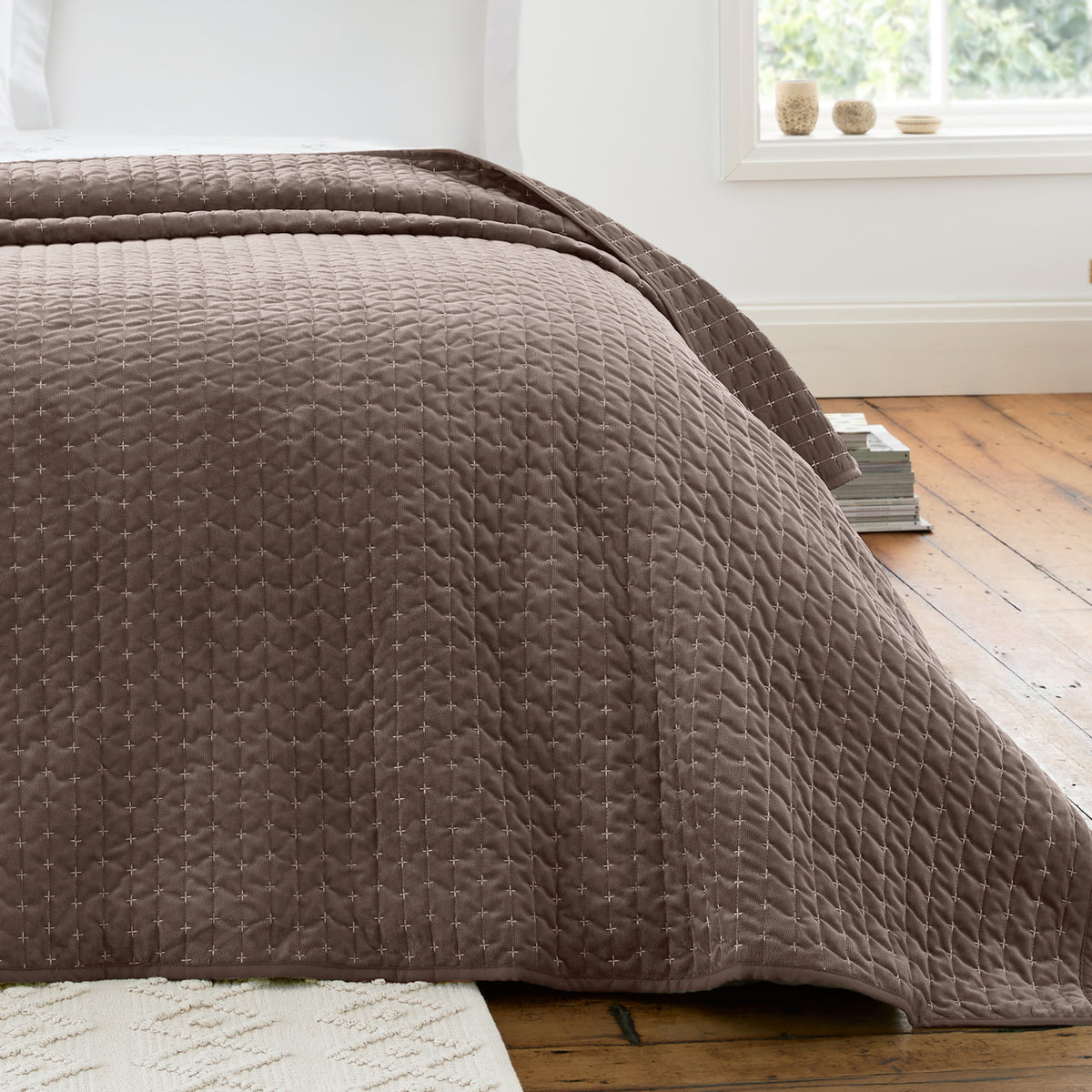 Bianca Attica Velvet Bedspread - Chocolate