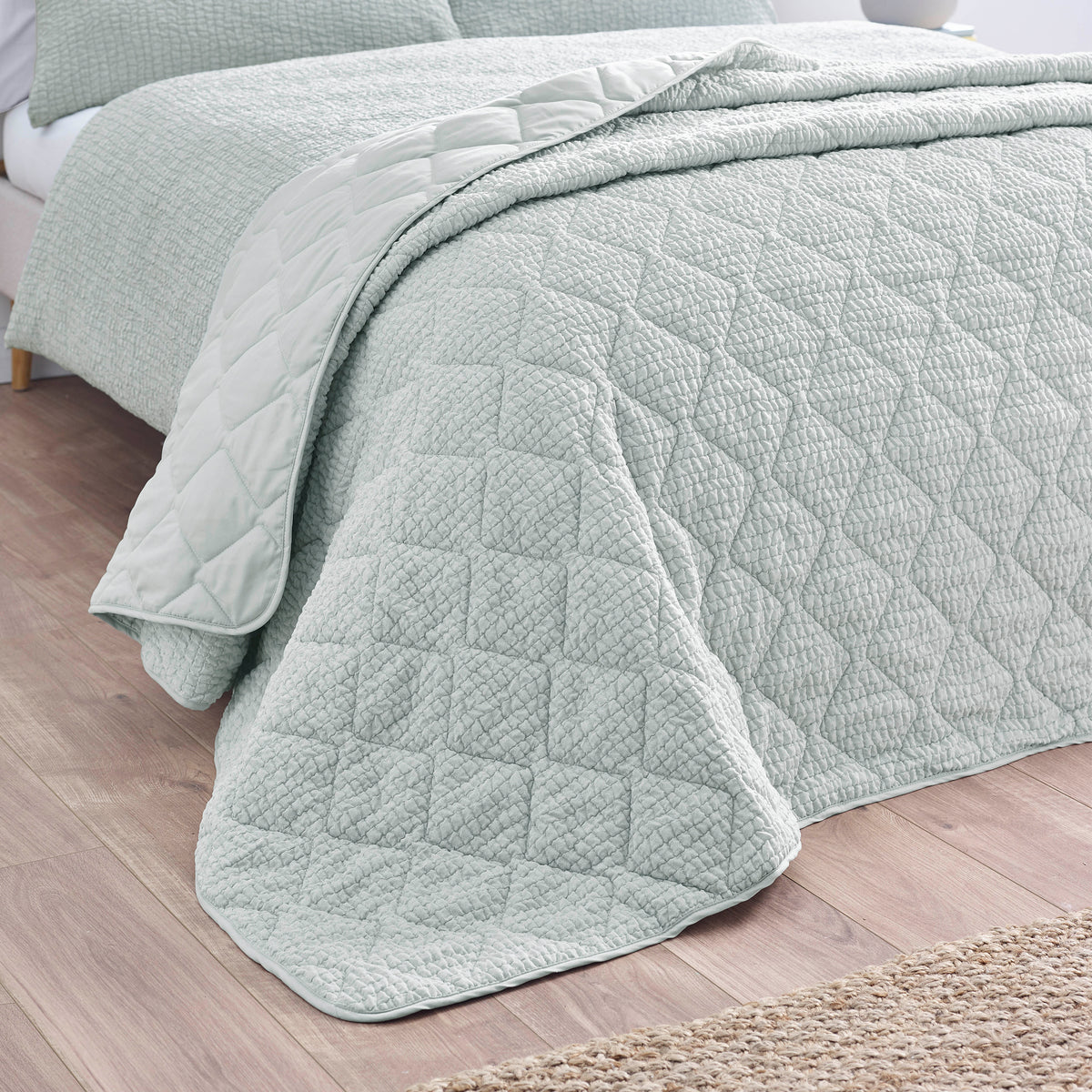 Catherine Lansfield Crinkle Seersucker Texture Bedspread - Green
