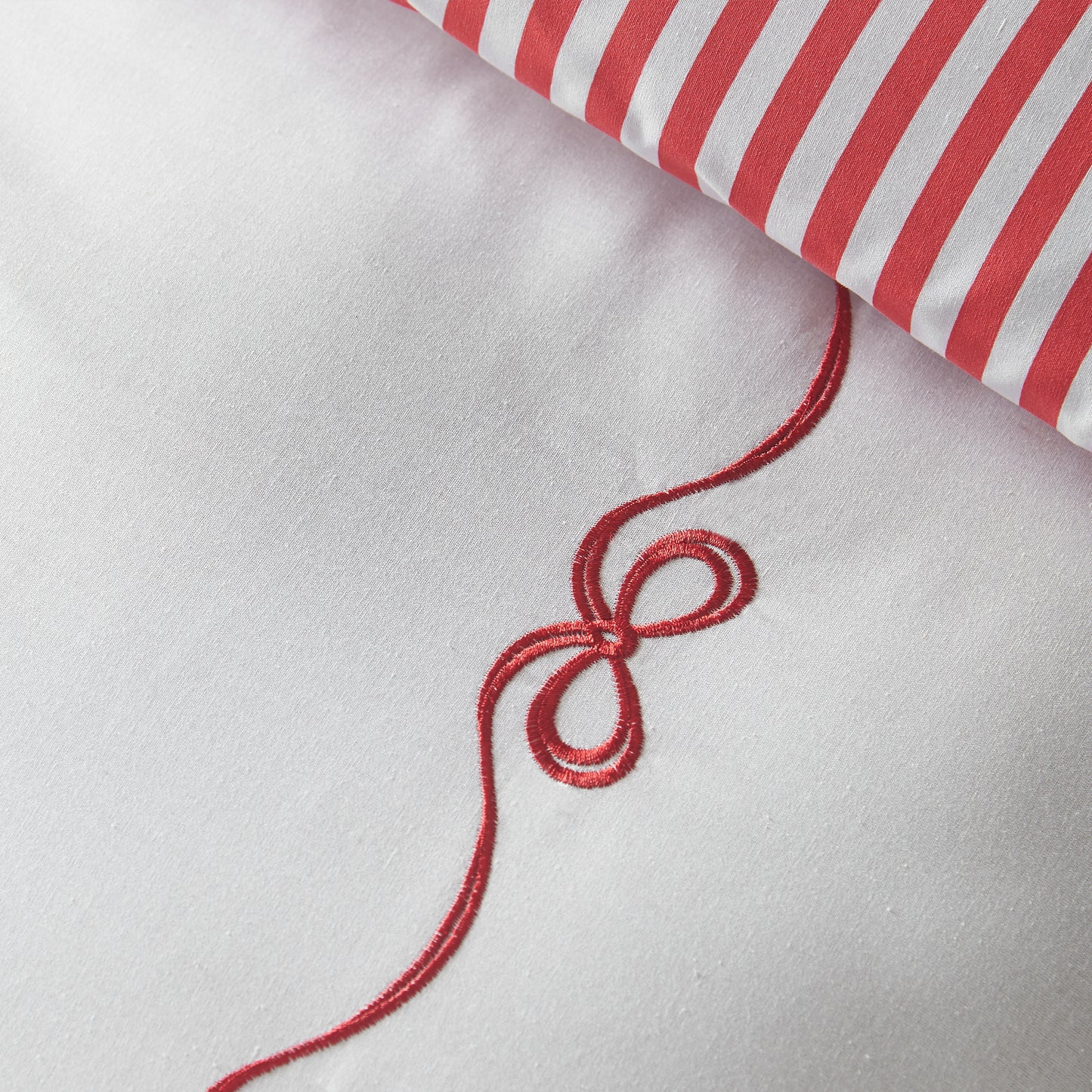 Catherine Lansfield Bow Embroidery Duvet Cover Set - White/Red