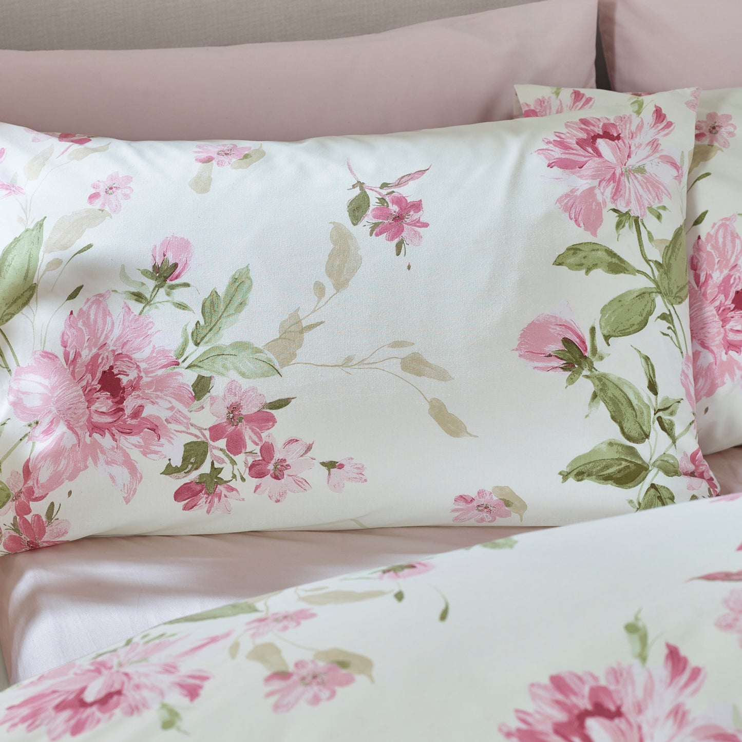 Catherine Lansfield Avebury Floral Duvet Cover Set - Cream