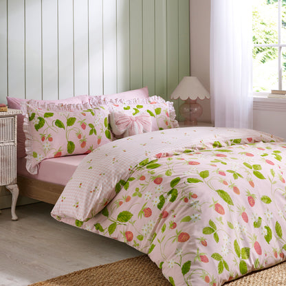Catherine Lansfield Strawberry Frills Duvet Cover Set - Pink