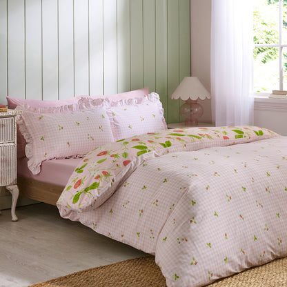 Catherine Lansfield Strawberry Frills Duvet Cover Set - Pink