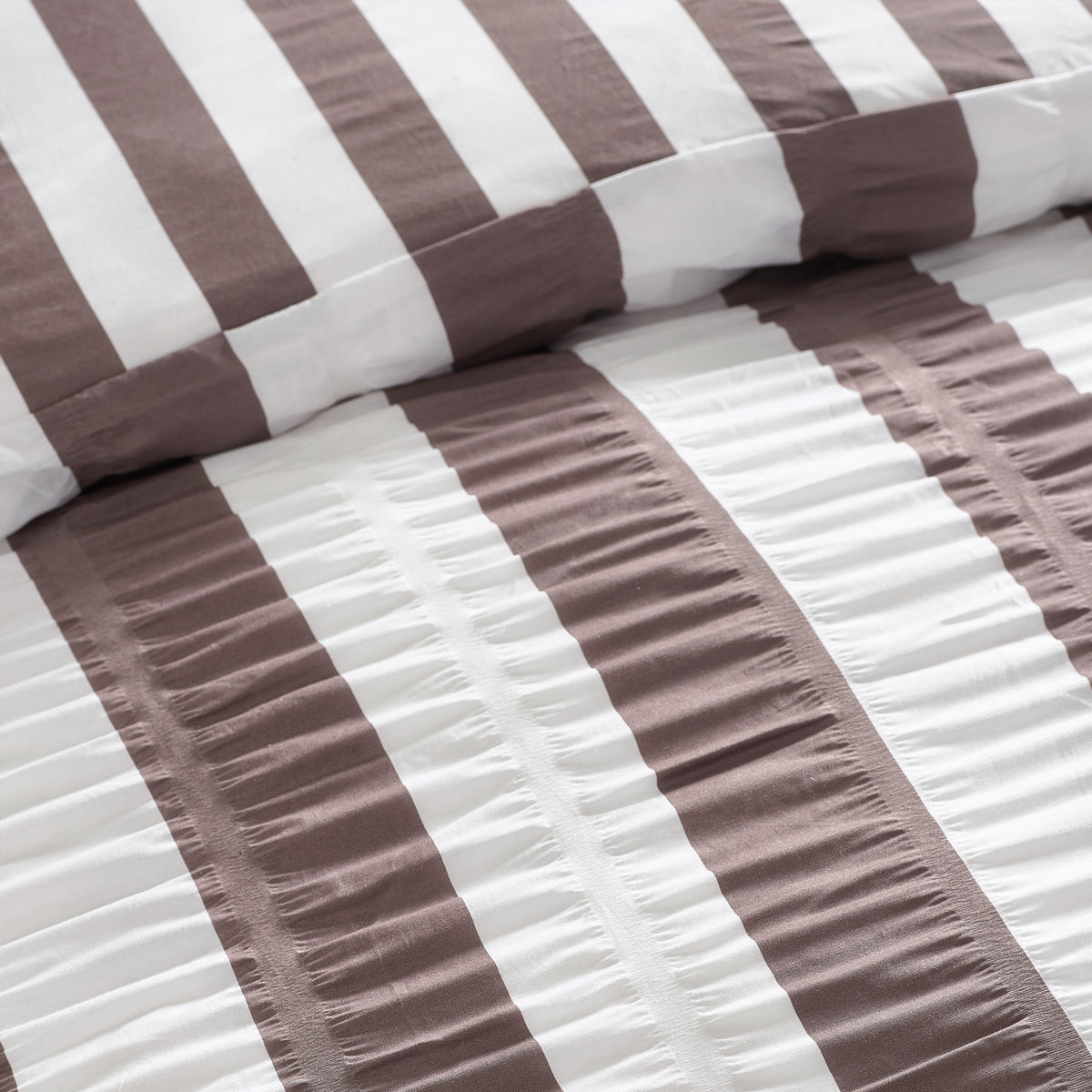 Catherine Lansfield Seersucker Frill Stripe Duvet Cover Set - Chocolate