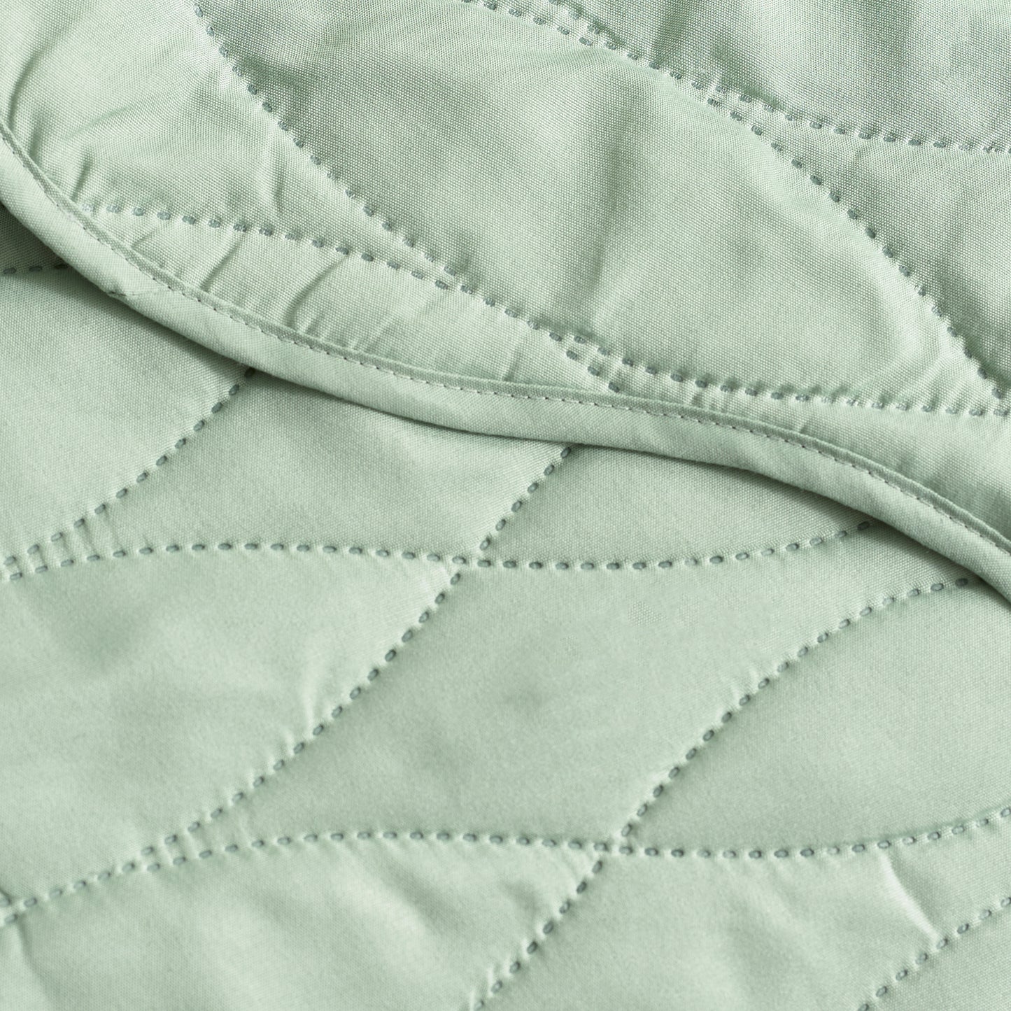 Catherine Lansfield Scallop Waves Bedspread - Green