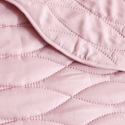 Catherine Lansfield Scallop Waves Bedspread - Pink
