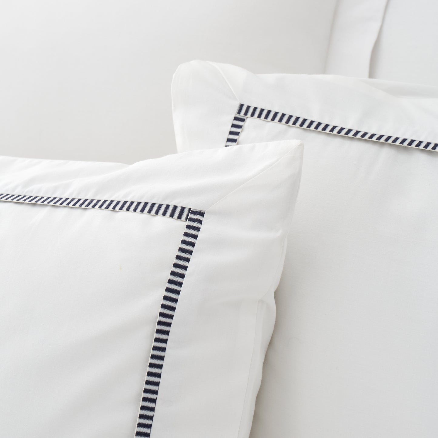 Bianca Contrast Trim Duvet Cover Set - White/Black