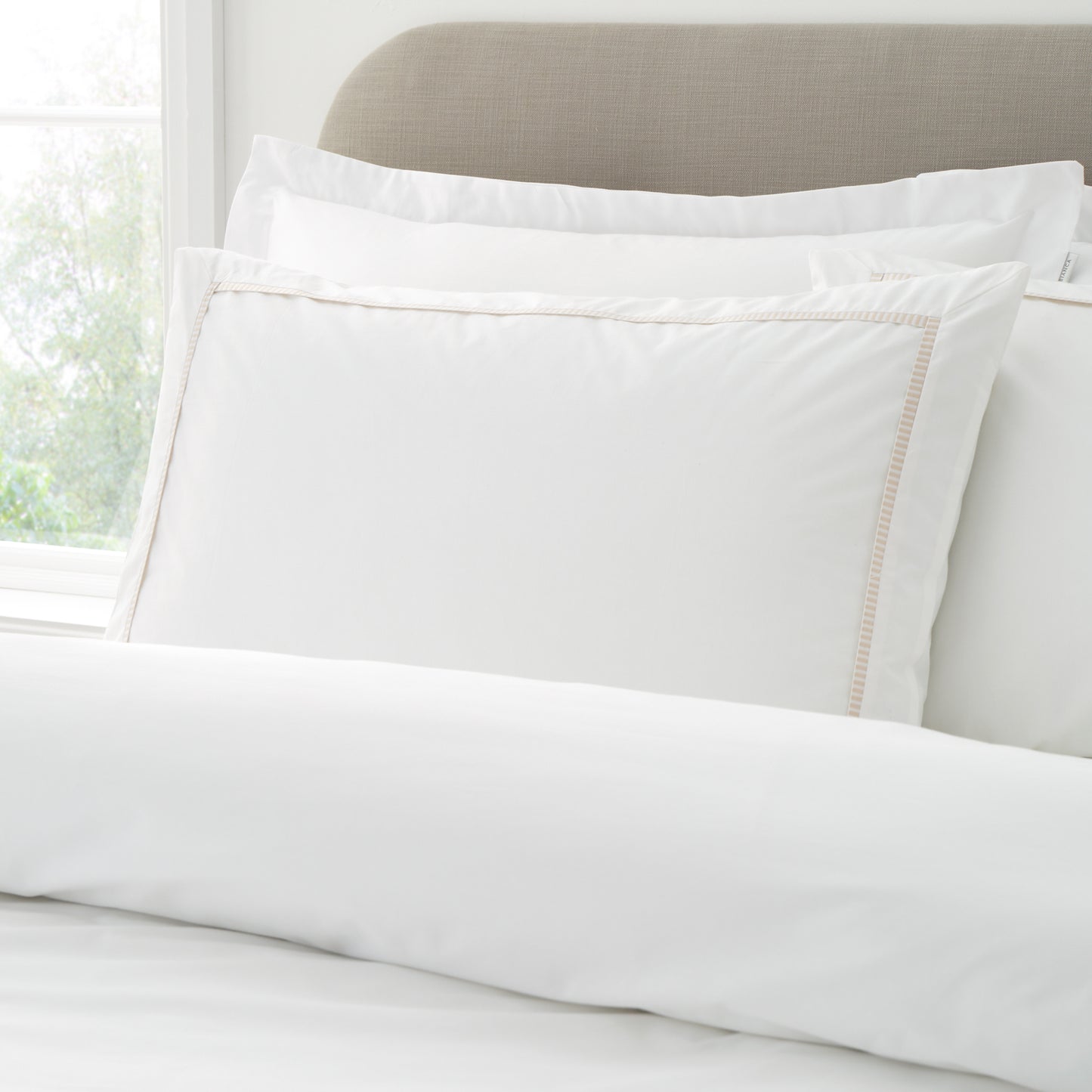 Bianca Contrast Trim Duvet Cover Set - White/Natural