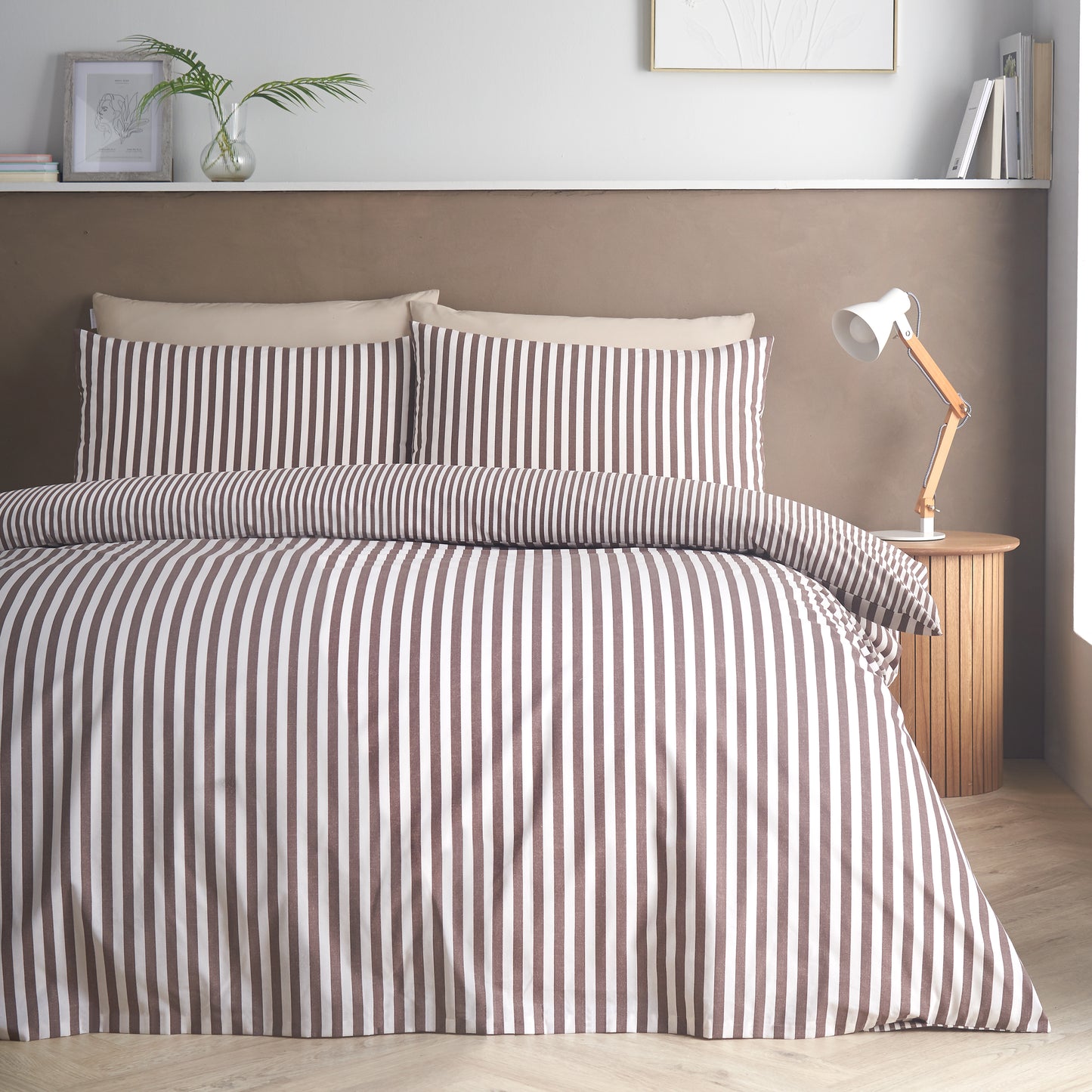 Catherine Lansfield Epping Textured Stripe Duvet Cover Set - Chocolate