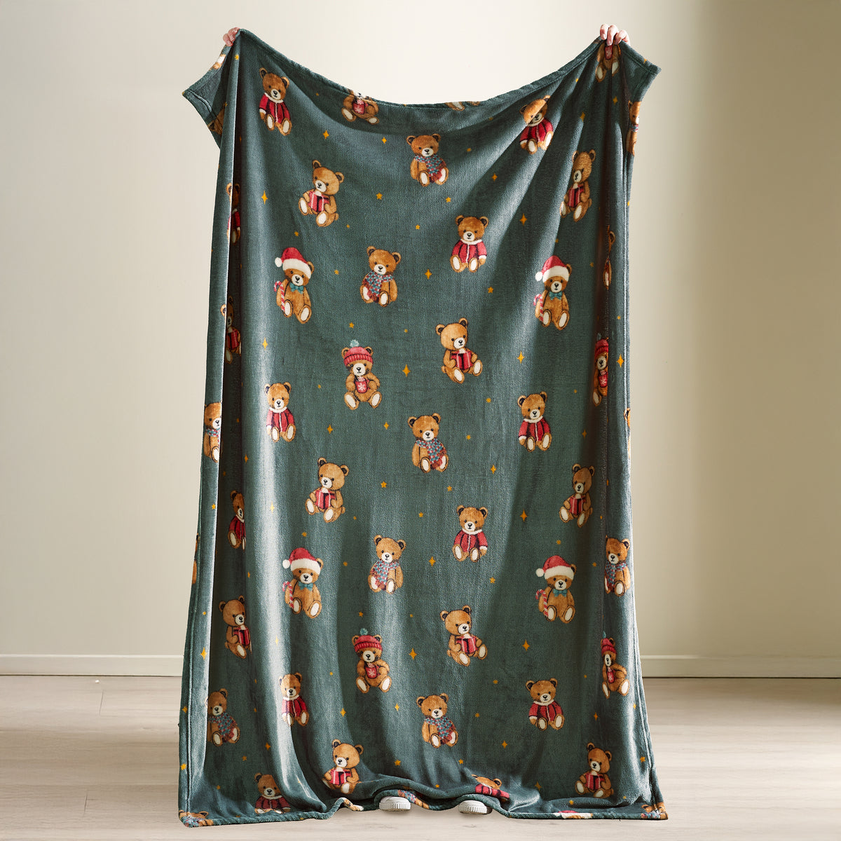 Catherine Lansfield Christmas Tartan Teddy Bear Throw - Green