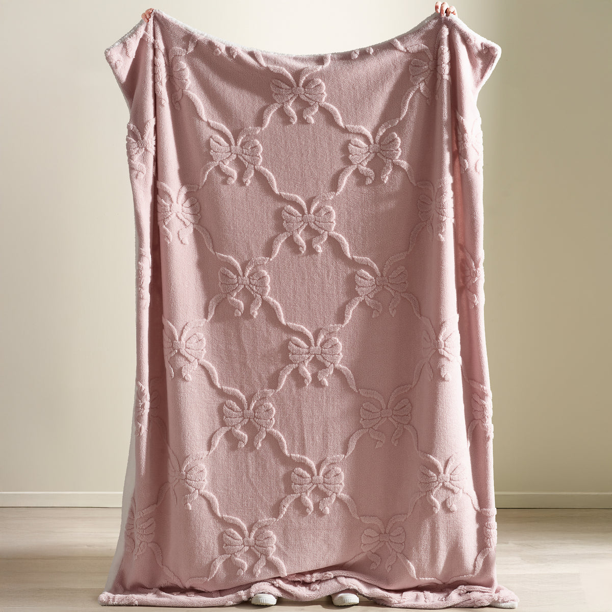 Catherine Lansfield Carved Bow Throw - Pink