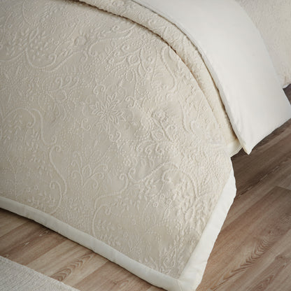 Catherine Lansfield Amelia Jacquard Bedspread - Cream