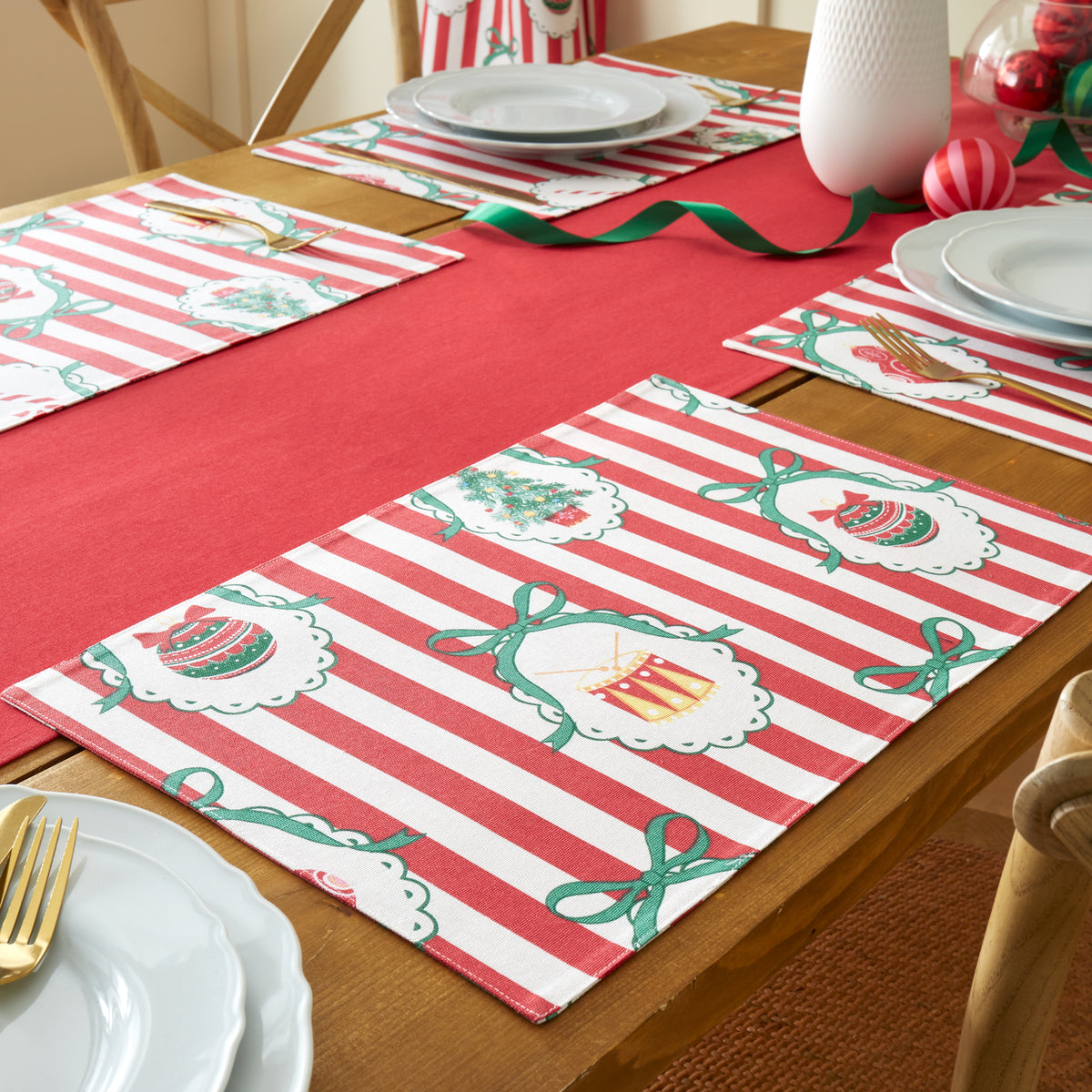 Catherine Lansfield Christmas Vintage Stripe Placemats (Pack of 4) - Red
