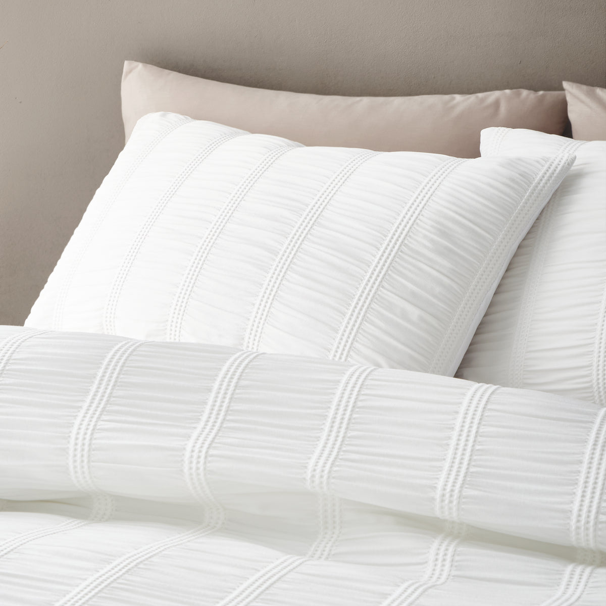 Pineapple Elephant Waffle Seersucker Duvet Cover Set - White