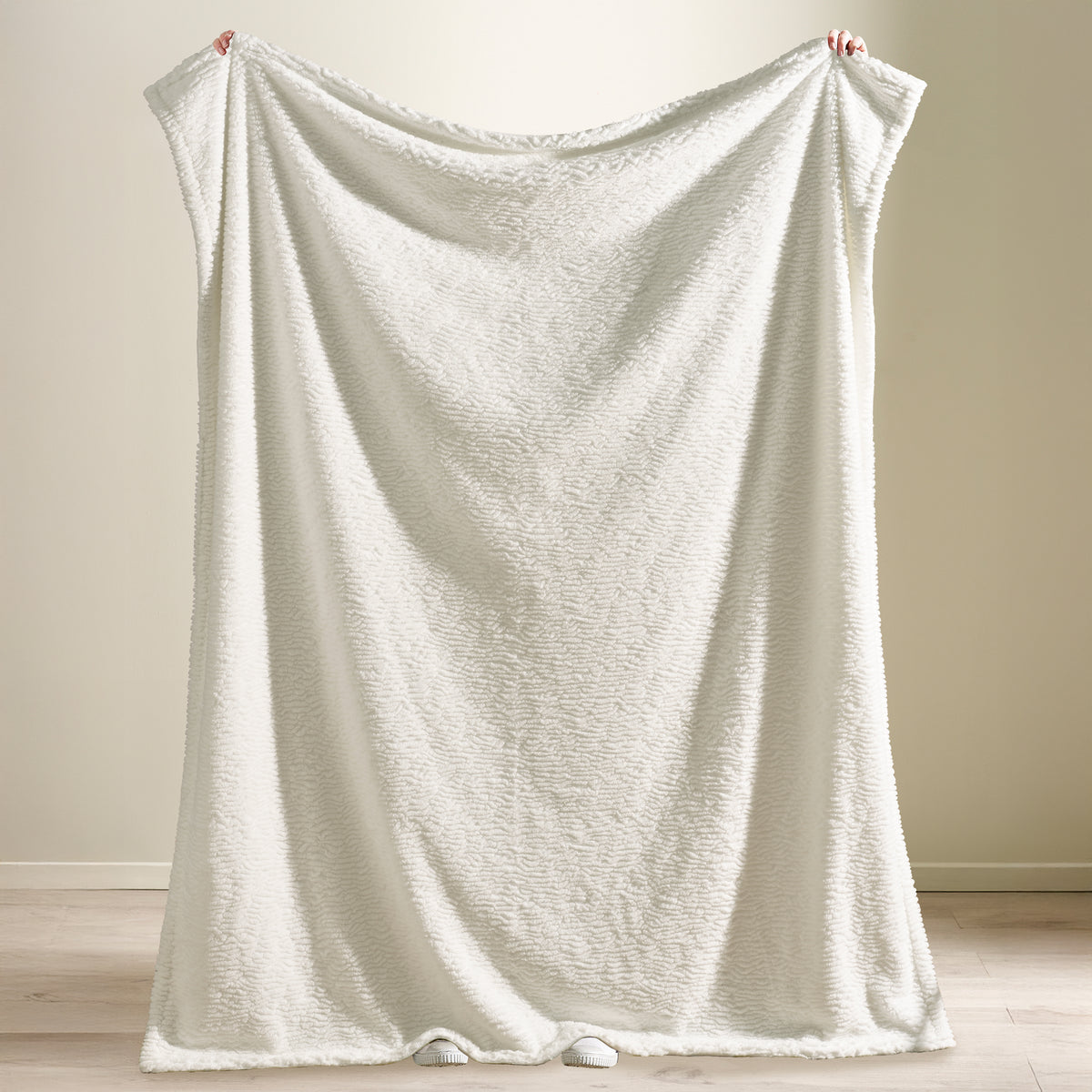 Catherine Lansfield Textured Wave Faux Fur Throw - Cream