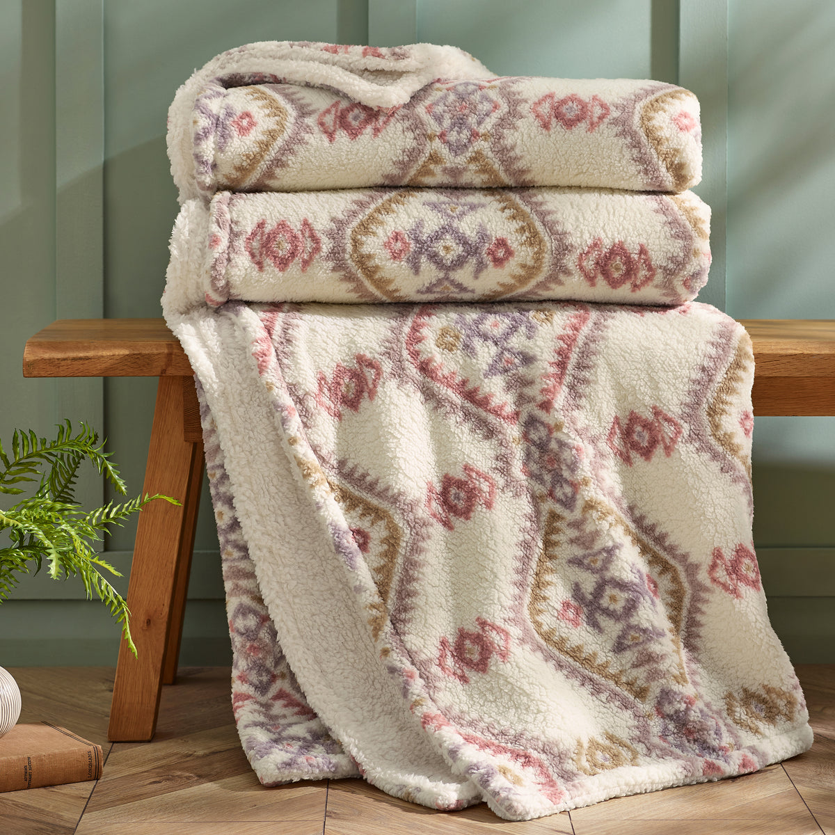 Catherine Lansfield Navajo Fleece Throw - Natural