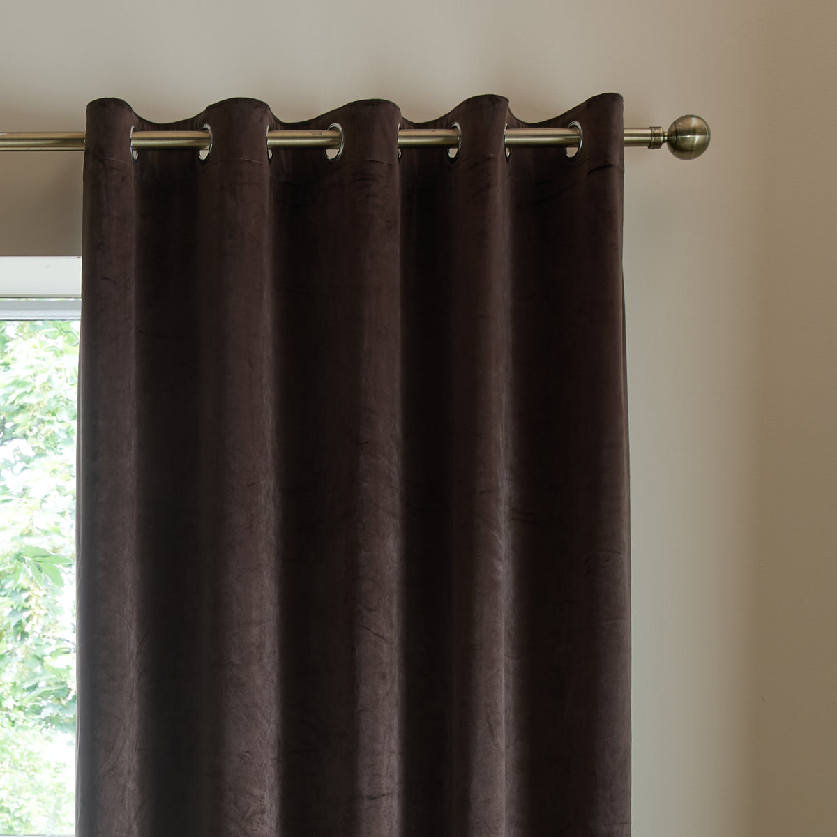 Catherine Lansfield Super Thermal Blackout Matt Velour Eyelet Curtains - Chocolate