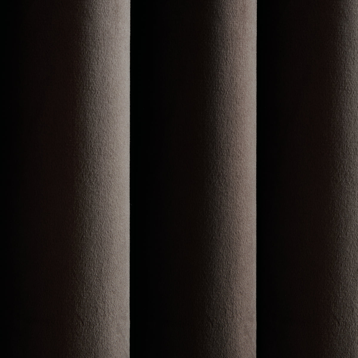 Catherine Lansfield Super Thermal Blackout Matt Velour Eyelet Curtains - Chocolate