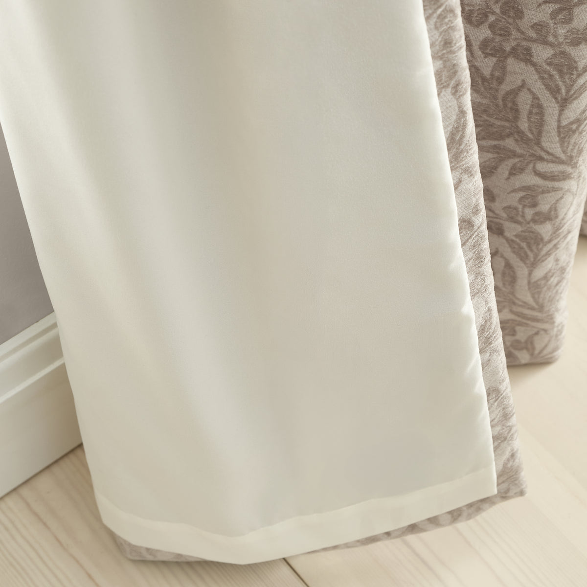 Bianca Chenille Leaves Eyelet Curtains - Natural