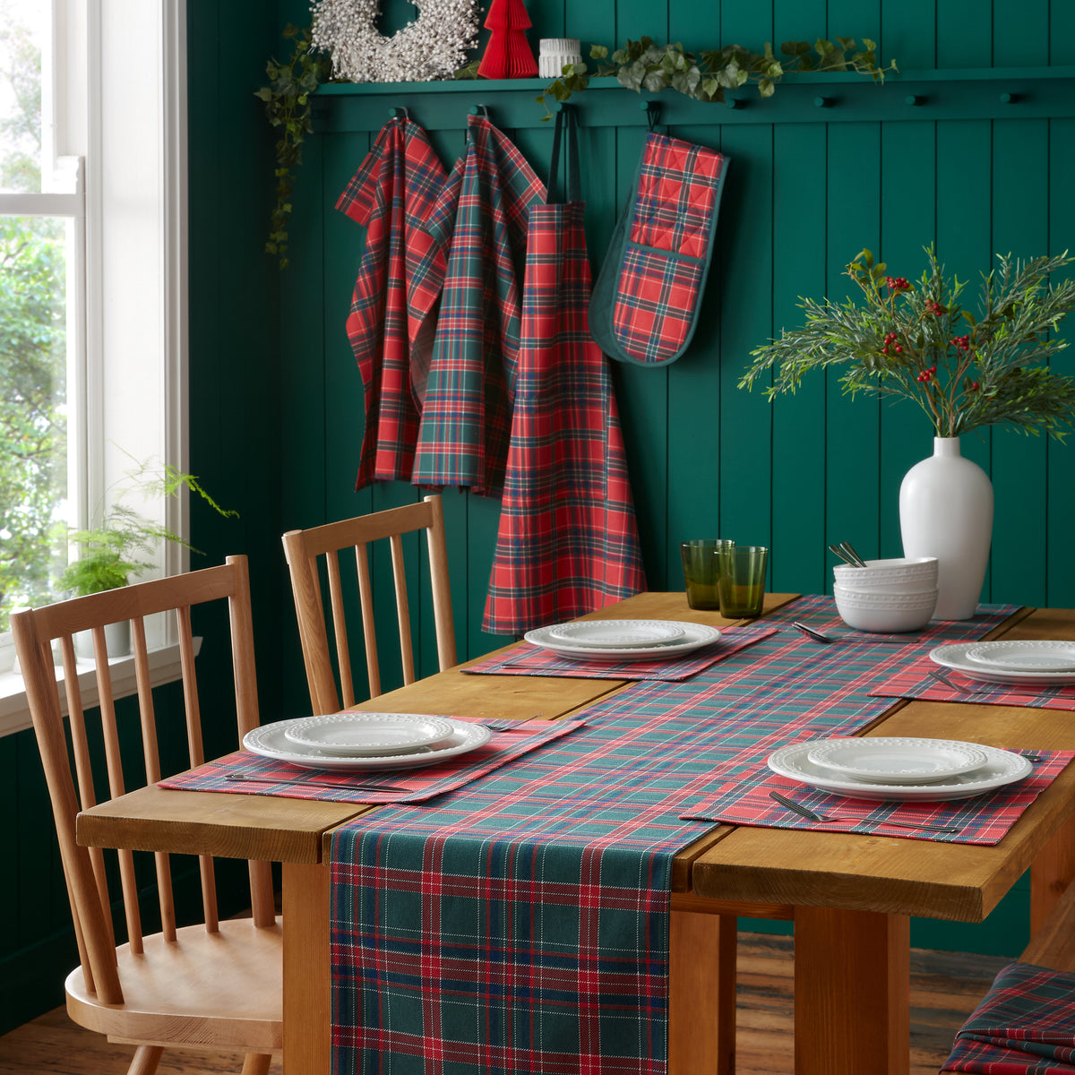 Catherine Lansfield Christmas Tartan Check Placemats (Pack of 4) - Red/Green
