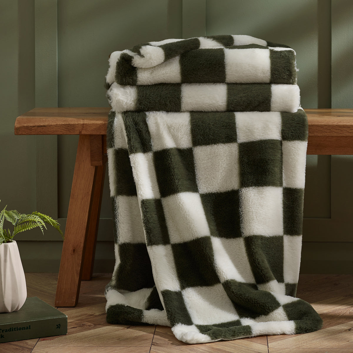 Catherine Lansfield Cosy Soft Checkerboard Throw - Green