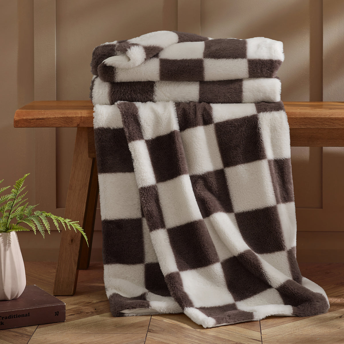 Catherine Lansfield Cosy Soft Checkerboard Throw - Chocolate
