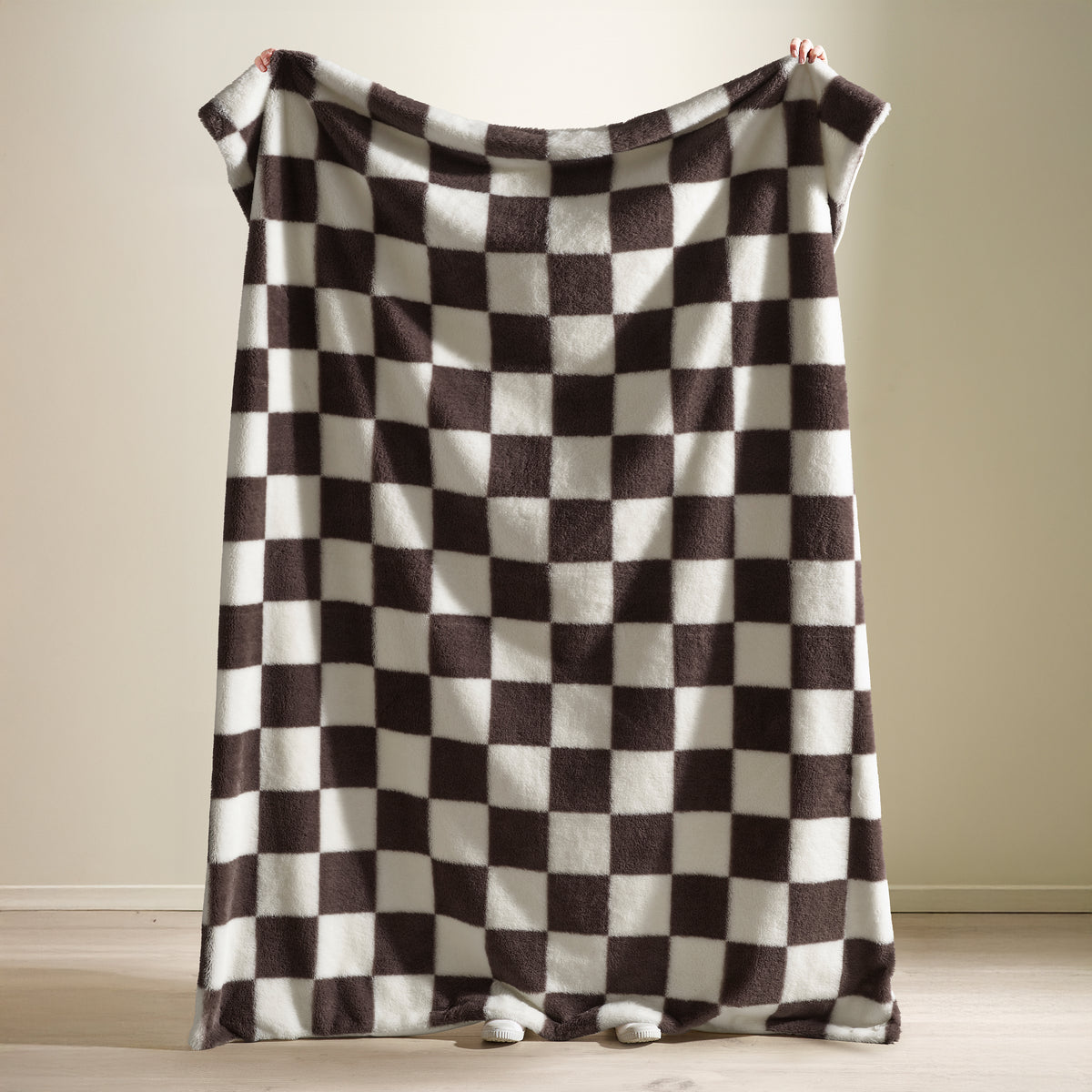 Catherine Lansfield Cosy Soft Checkerboard Throw - Chocolate