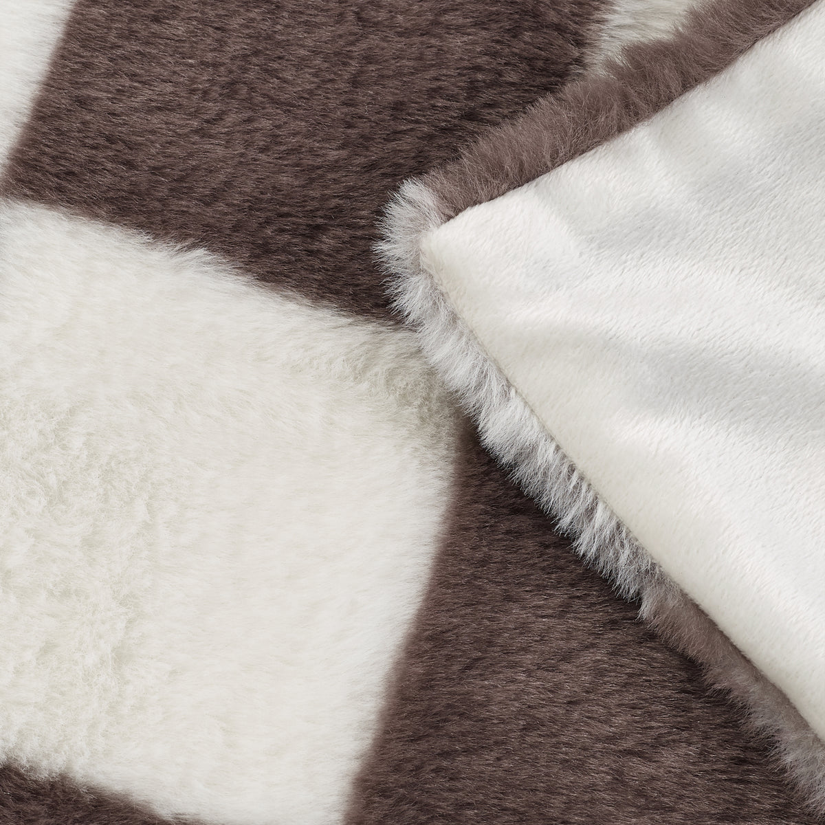 Catherine Lansfield Cosy Soft Checkerboard Throw - Chocolate