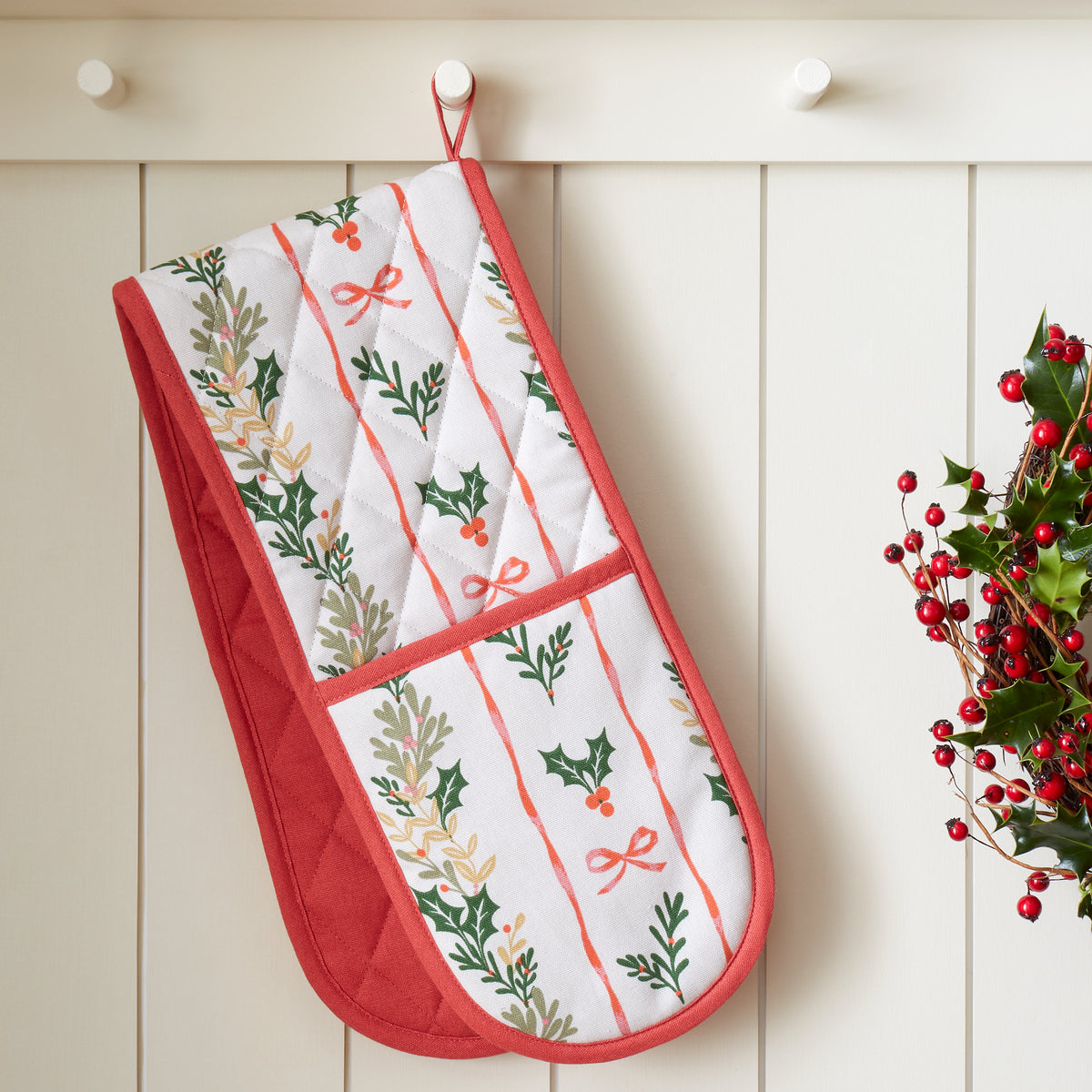 Catherine Lansfield Christmas Holly Stripe Double Oven Glove - Cream/Red