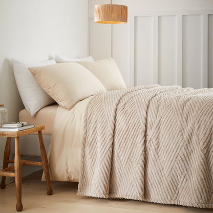 Catherine Lansfield Super Thermal Throw Bedspread - Natural