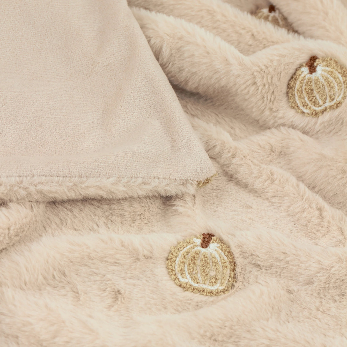 Furn Autumn Pumpkins Throw - Natural