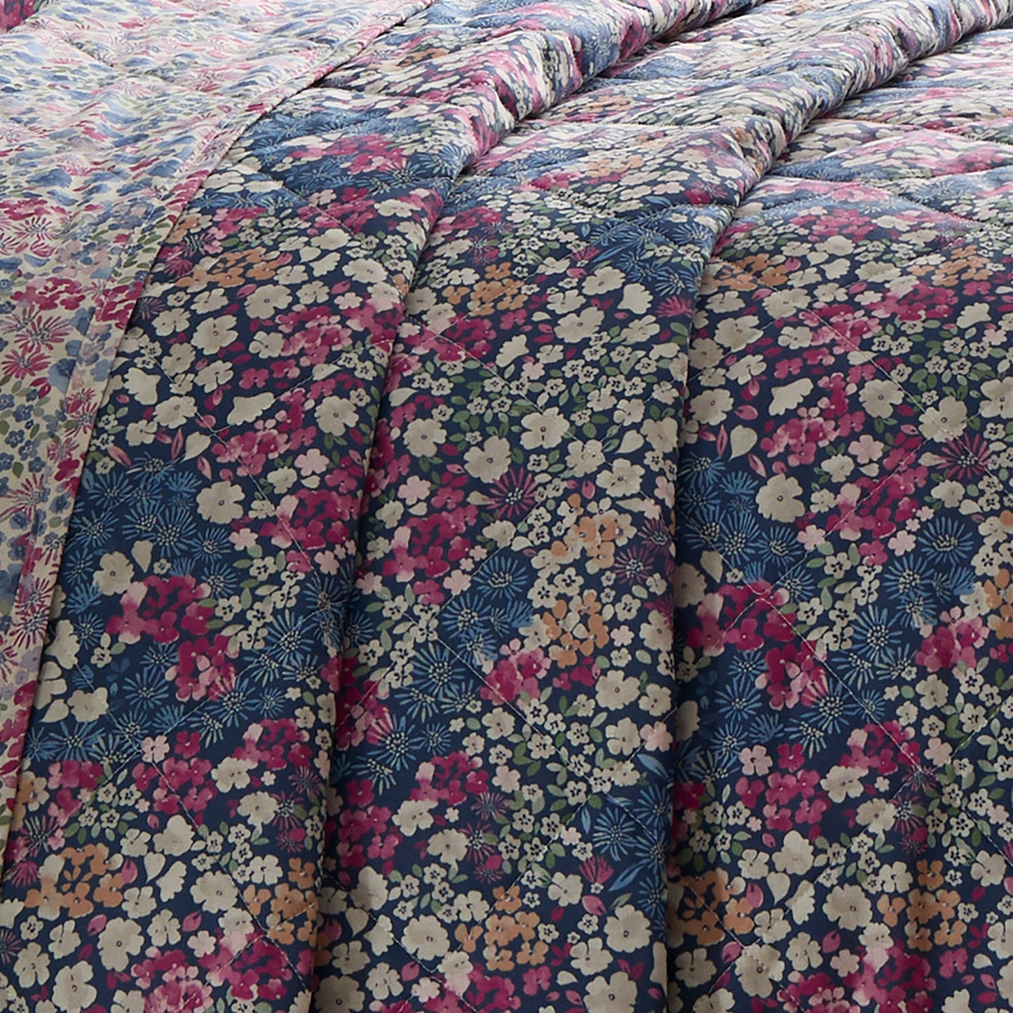 Dreams & Drapes Design Bessie Bedspread - Navy