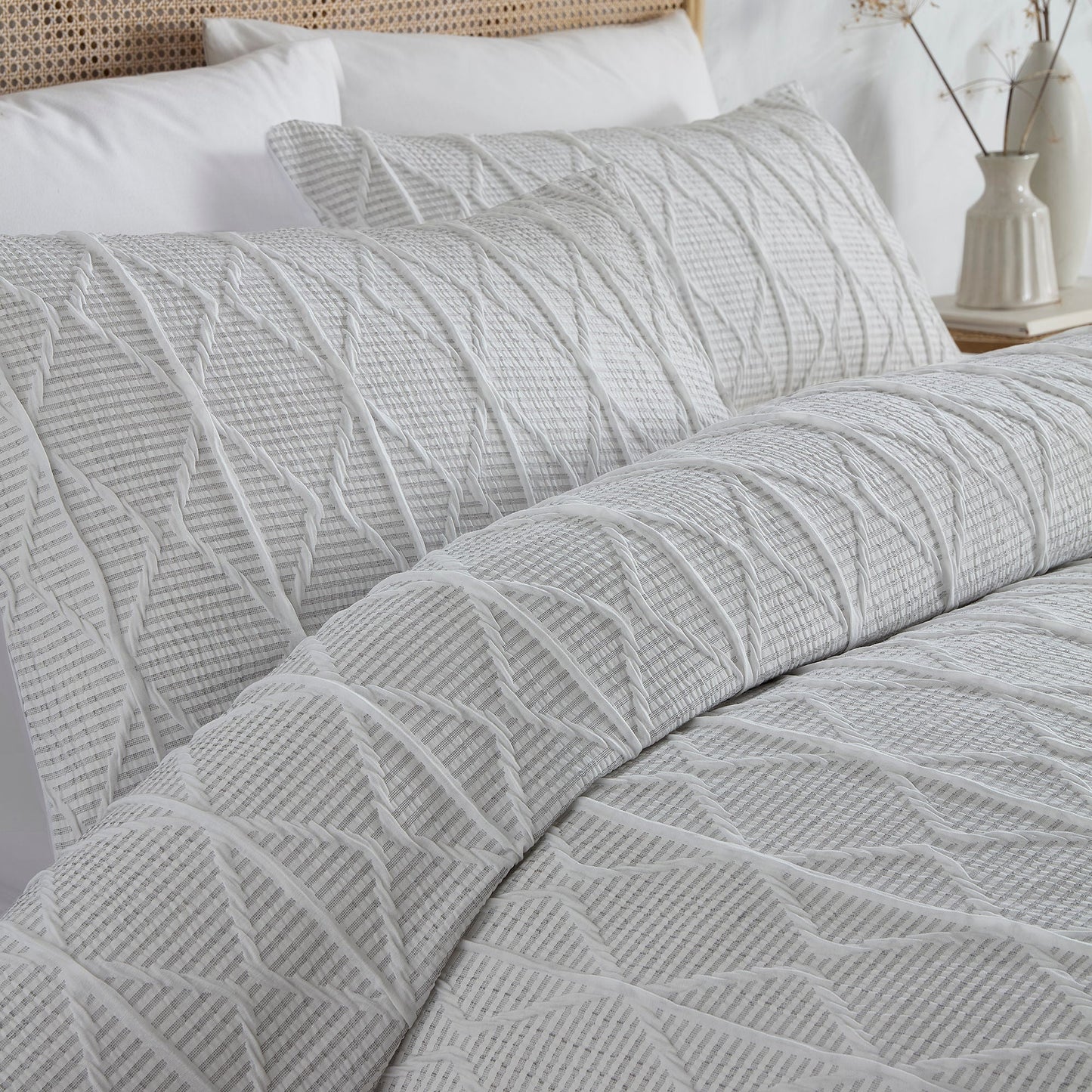 Crinkle Stripe Duvet Cover Set in White - Duvet Cover Set - Serene