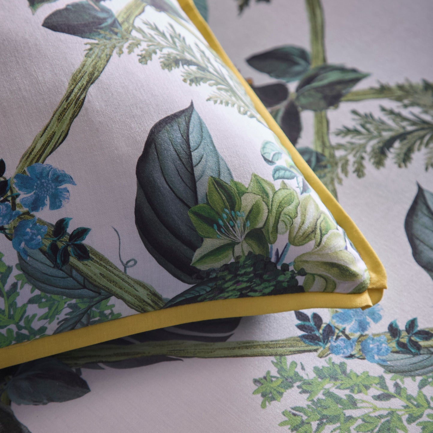 Laurence Llewelyn-Bowen Cotswold Fantasia Duvet Cover Set - Green