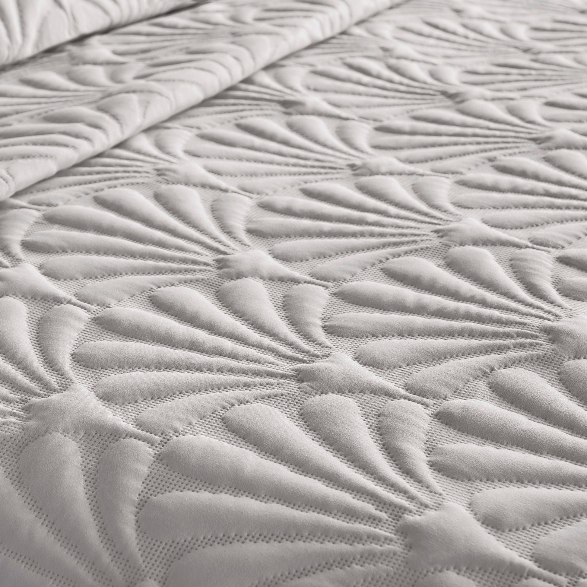 Cavali Duvet Cover Set by Serene in Silver - Duvet Cover Set - Serene