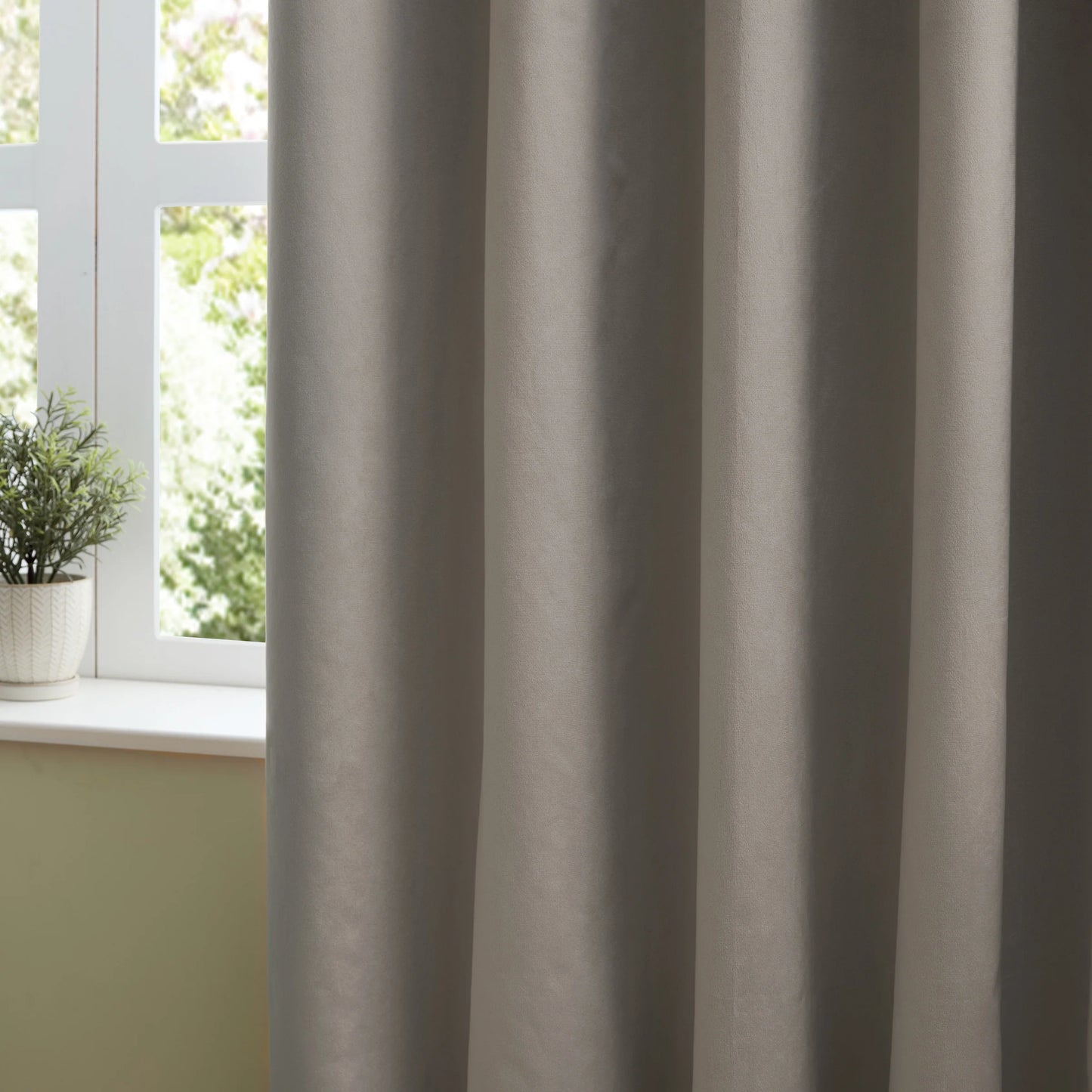 Furn Ultimate Velvet Eyelet Curtains - Silver