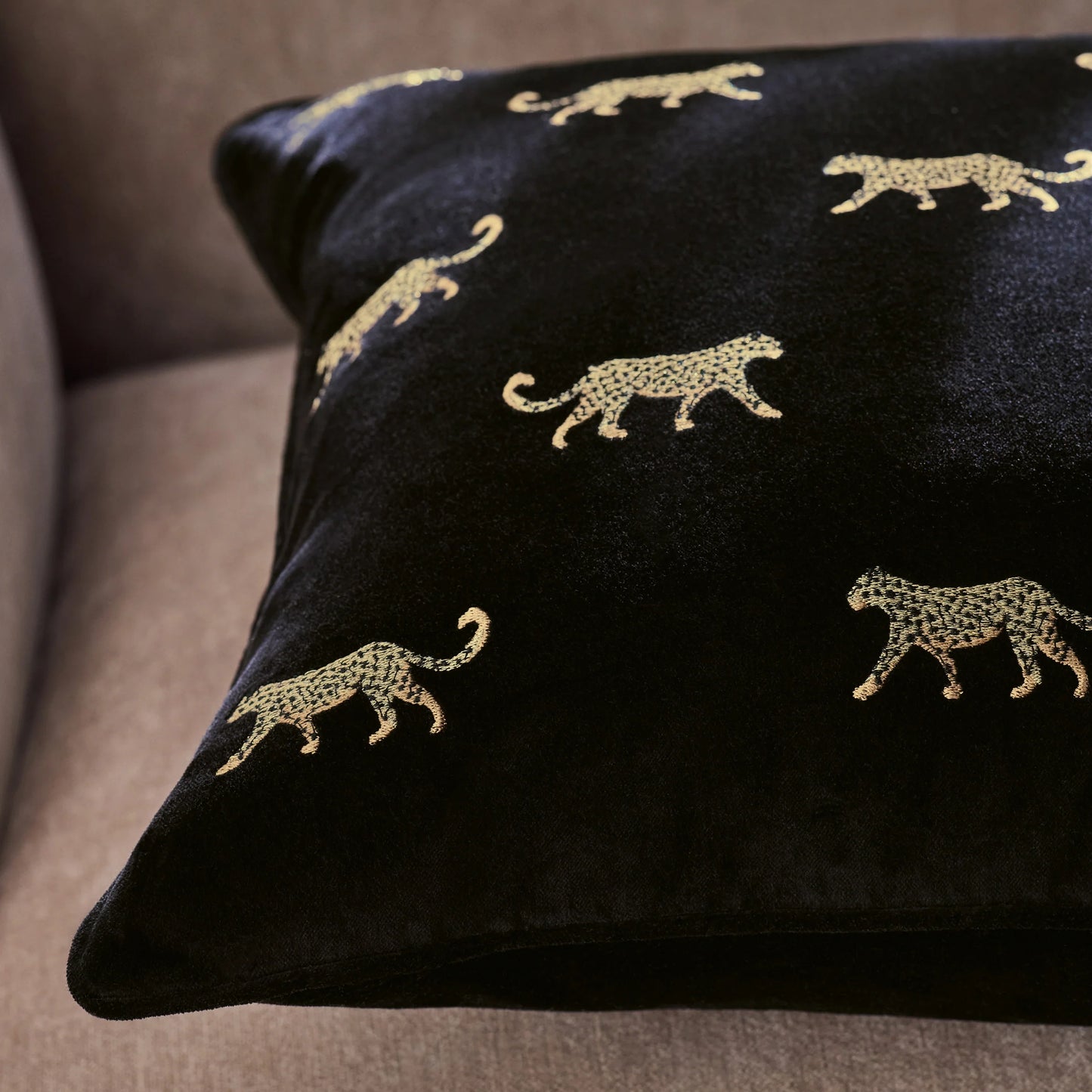 Clarke & Clarke Duma Cushion - Noir