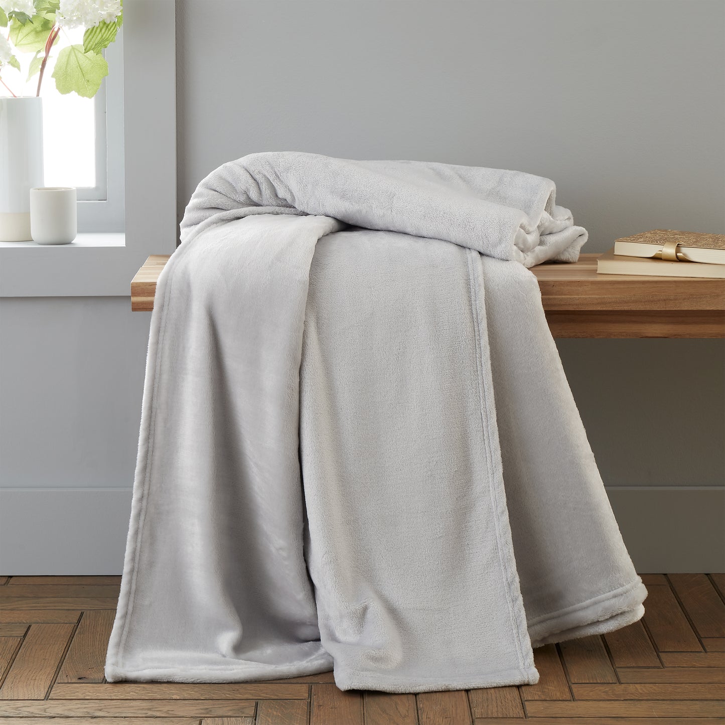Catherine Lansfield Raschel Velvet Touch Throw - Silver