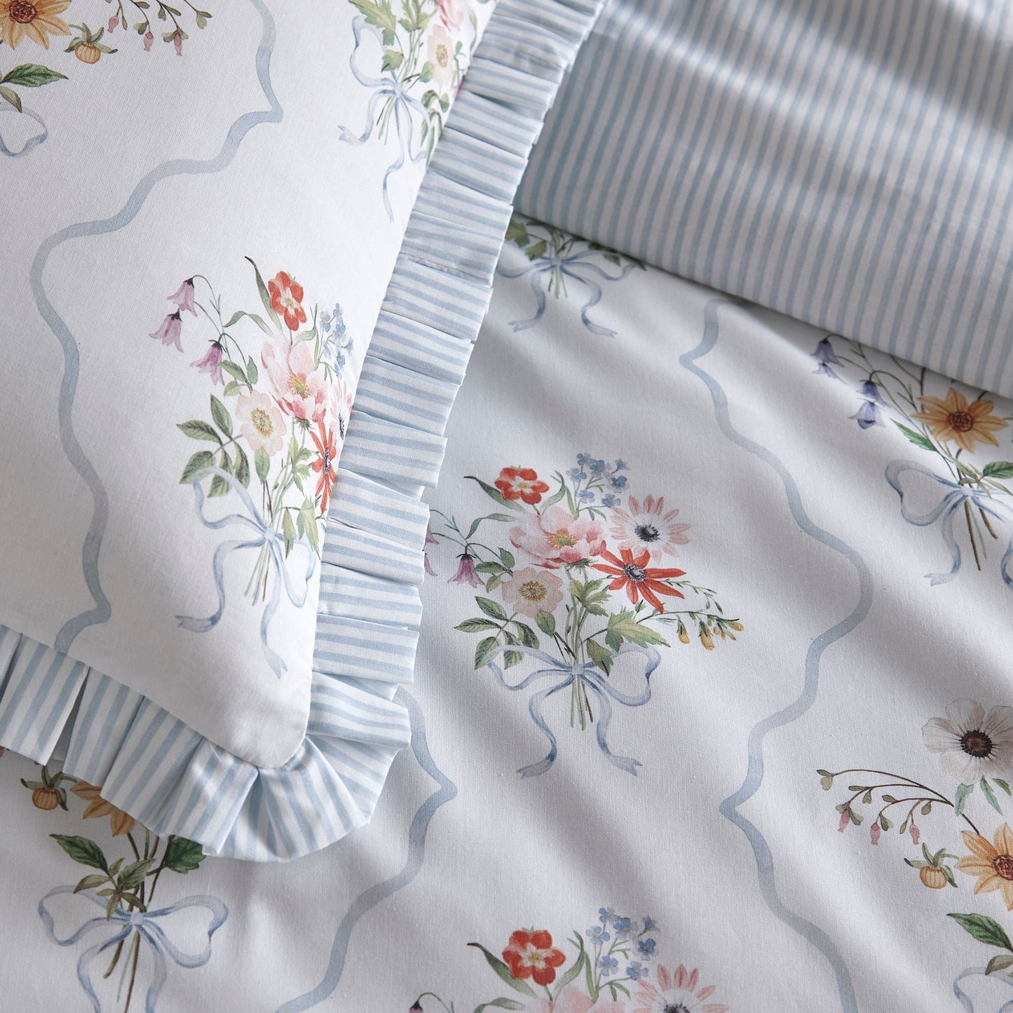 Floral Bouquet Duvet Cover Set in Multi - Duvet Cover Set - Appletree